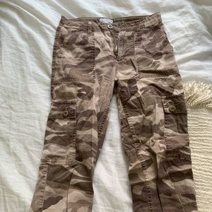 Urban Outfitters Camo Cropped Pants Size S